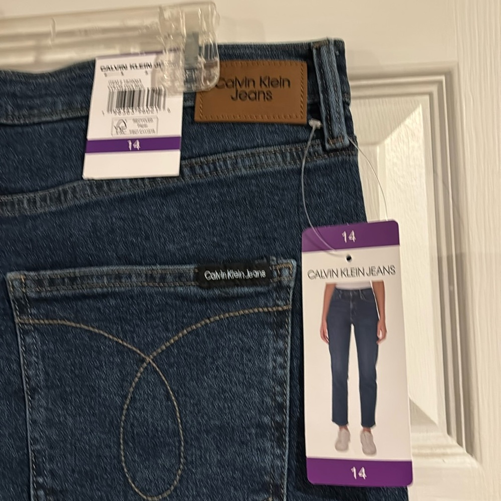 NWT Calvin Klein Women’s Dark Wash Jeans size 14 - Picture 2 of 5